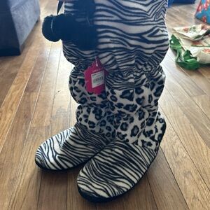 Zebra and Leopard Print slippers Size Large (9-10)